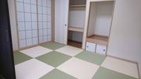 リビングの横は琉球畳の和室が有り<br />
オープンにすれば広々となります。